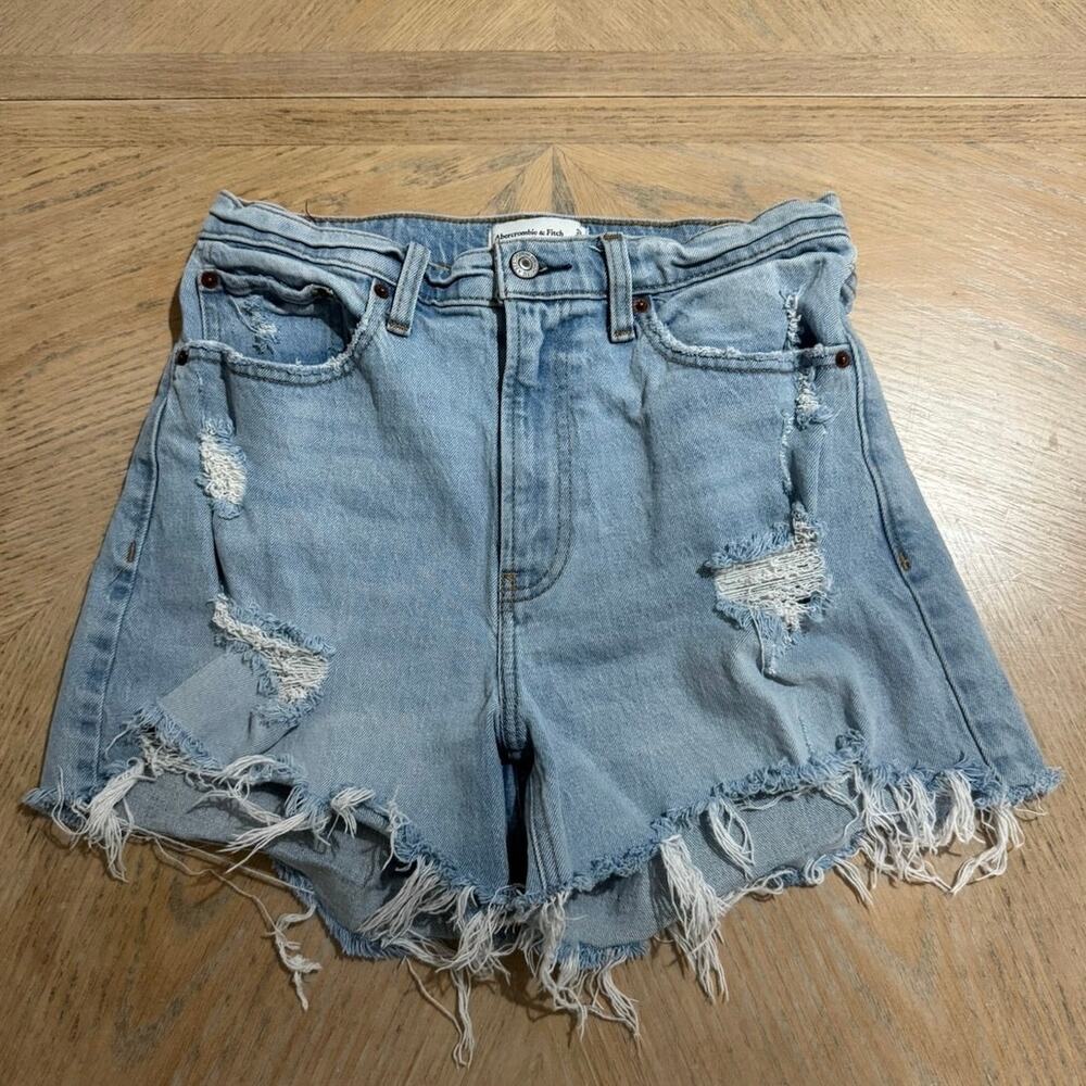 Abercrombie & Fitch curve love high rise distressed denim shorts 4” size 6